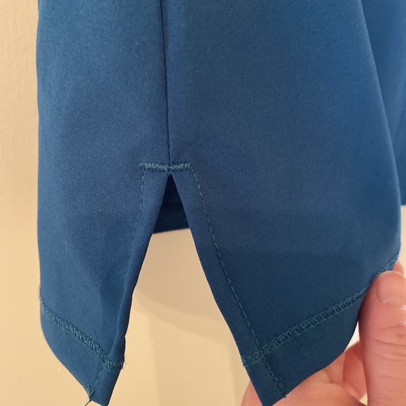 Cherokee Infinity V Neck Scrub top two front pockets size XS in Caribbean Blue - Picture 9 of 10